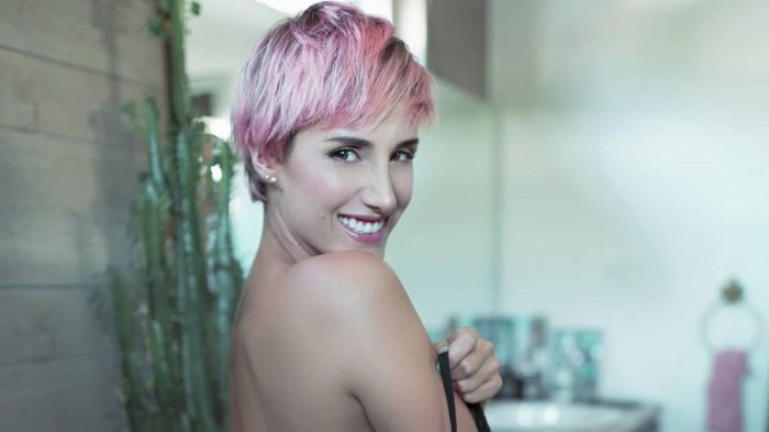 ¡Destape total! Isidora Urrejola sorprende con imágenes como suicide girl en Instagram