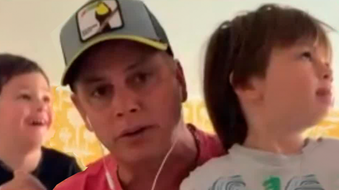 ¡Sus hijos se robaron la película! José Miguel Viñuela madrugó para estar en la mañana infantil de Teletón