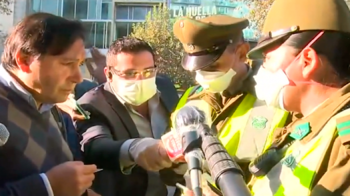 Arriesgan multas de más de 2 millones de pesos: Carabineros fiscaliza uso obligatorio de mascarillas en el transporte público