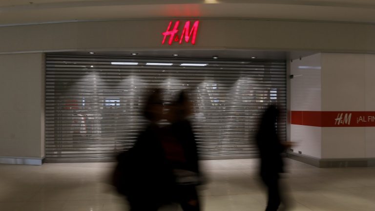H&M anunció suspensión de relación laboral con todos sus trabajadores en medio de crisis sanitaria
