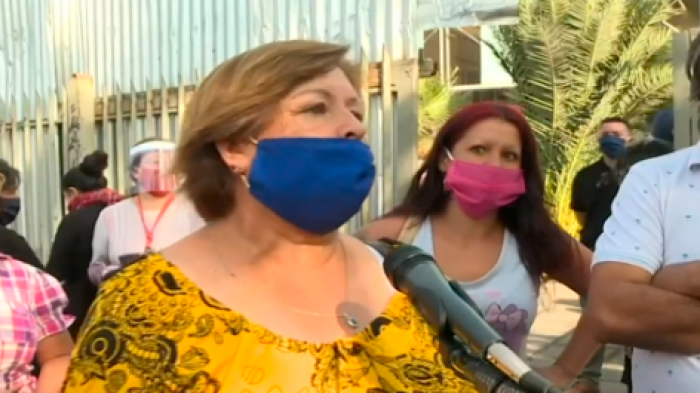 Huechuraba anunció cierre de ferias libres por Coronavirus: Locatarios protestaron a las afueras de la municipalidad