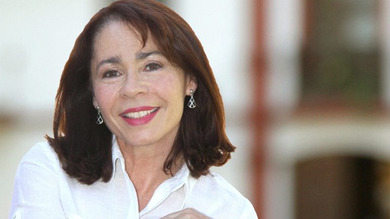 Alcaldesa de Quinta Normal respalda suspensión de clases y asegura que han vacunado al 75% de los escolares de la comuna