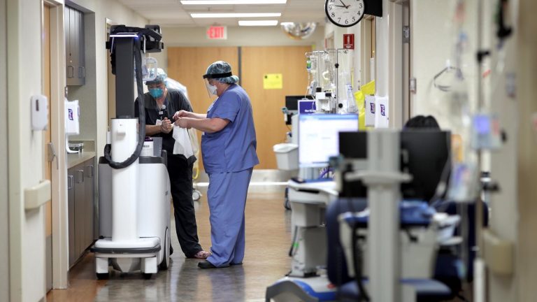 Chile reporta la mayor alza diaria en casos de COVID-19 y Piñera recibió 72 ventiladores mecánicos