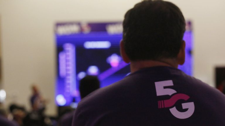 Las descabellada teoría (ya desmentida por expertos) que vincula al 5G con el coronavirus