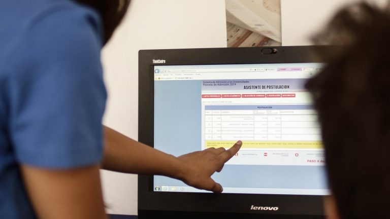 Mineduc habilita preuniversitario digital gratuito para estudiantes de enseñanza media