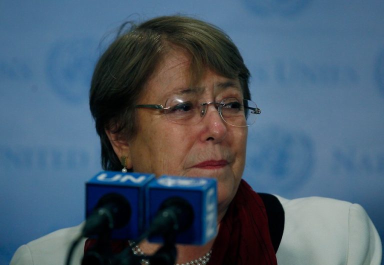 Bachelet pide ayuda para migrantes durante la crisis: 