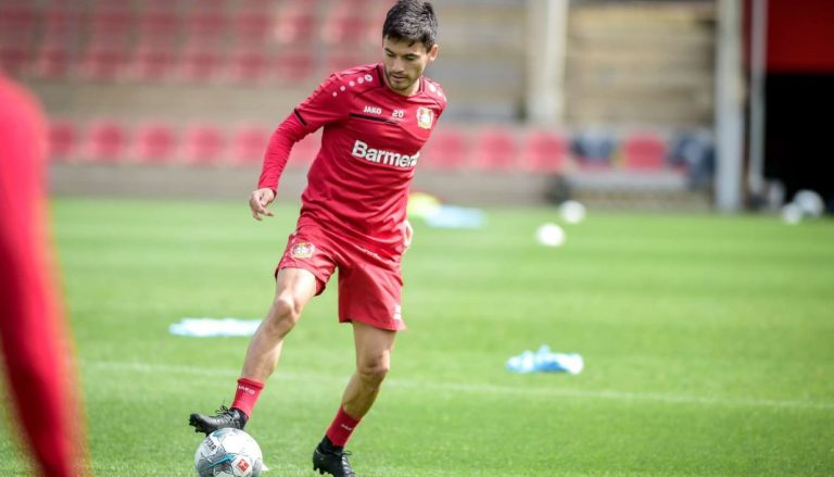Charles Aránguiz volvió a las prácticas y es inminente el regreso de la Bundesliga