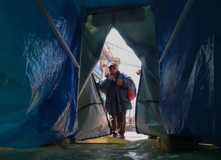 Las tres regiones más pobladas de Bolivia estarían cerca de un riesgo alto de contagio de COVID-19