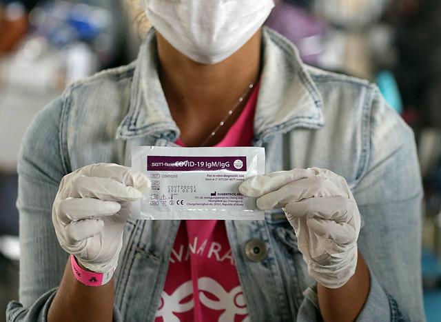 Dio positivo por COVID-19 y la clínica demoró más de una semana en tramitar su licencia médica