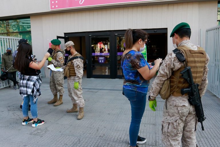 Con mayor fiscalización: Así se vivió la primera jornada de la cuarentena más grande del Gran Santiago