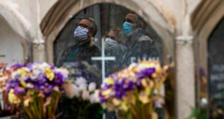 Brasil: Diario O Globo homenajeó a los más de 10 mil muertos por coronavirus poniendo sus nombres en portada