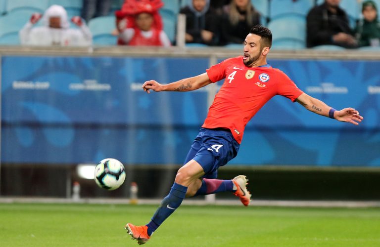 Mauricio Isla dice que quiere volver a un Mundial y jugar en Boca Juniors