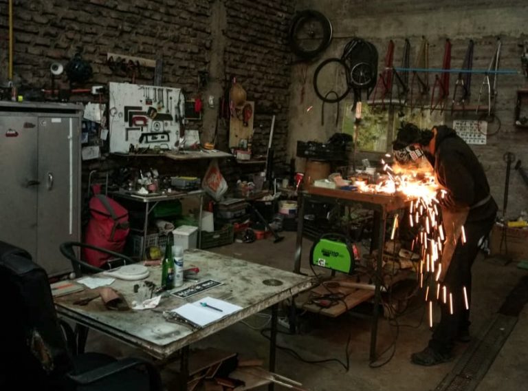 Artesanía sobre dos ruedas: El fino arte de las bicicletas en miniatura