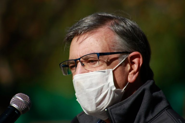 Lavín reconoce que no debió abrir el Apumanque: 