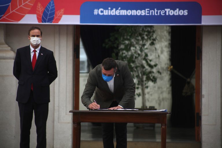 Gobierno promulga ley de Ingreso Familiar de Emergencia: Beneficiará a casi 2 millones de hogares