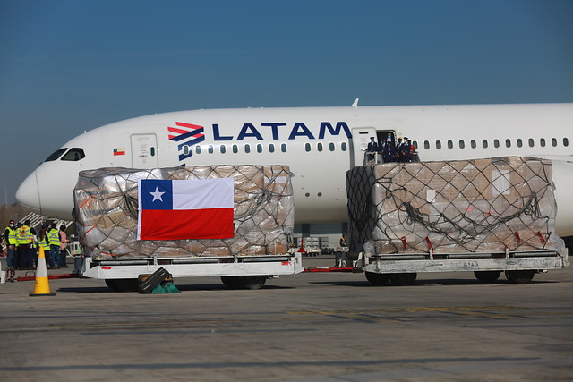 Autoridades reciben 60 nuevos ventiladores dentro de los insumos médicos que llegaron desde China