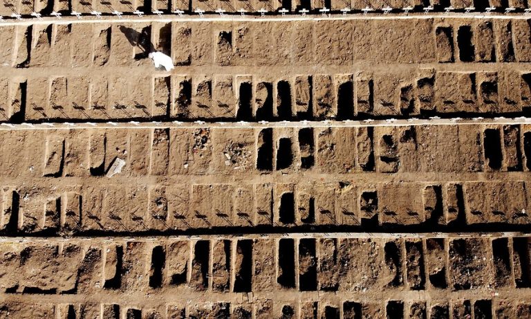 Imágenes muestran preparación del Cementerio General: Director confirmó excavación de más de mil tumbas