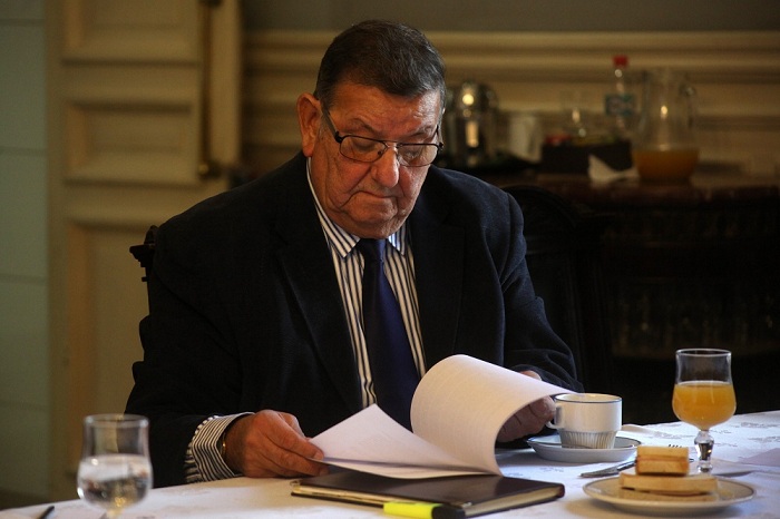 Confirman que senador Rabindranath Quinteros dio positivo tras ir a reunión en La Moneda