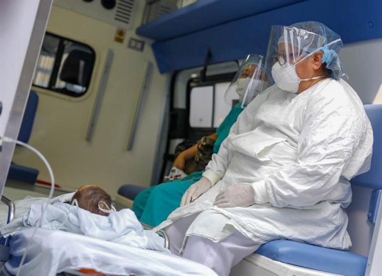 Mujer infectada con COVID-19 parió y su hijo nació contagiado