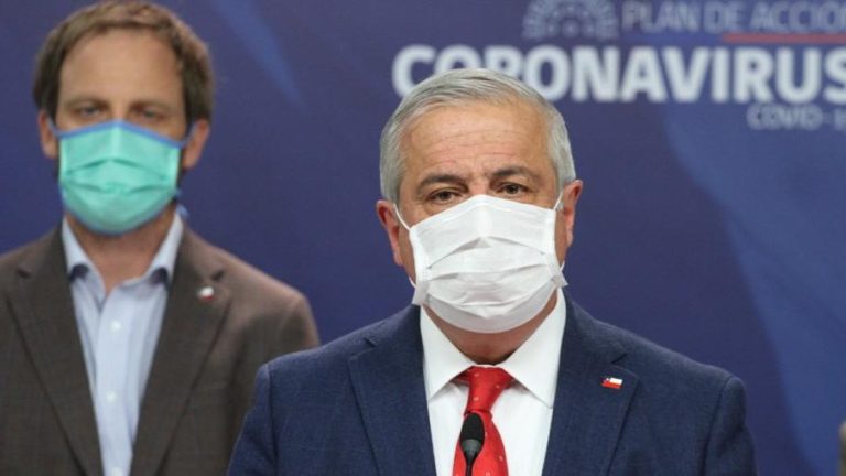 Colapso en Hospital El Pino: Mañalich dice que no hay 