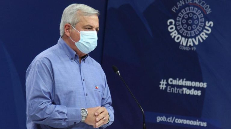 Ministro Mañalich solicita esperar 