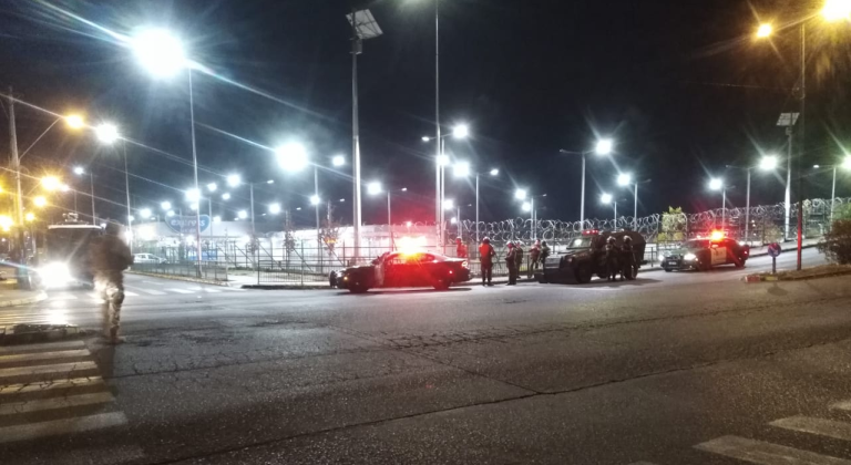 Carabineros sorprendió a cerca de cien personas que iban a saquear supermercado en Maipú: 9 fueron detenidos