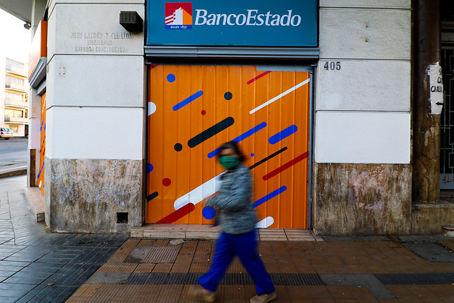Denuncian que BancoEstado descontó Ingreso Familiar de Emergencia para pagar deudas: Banco admite 