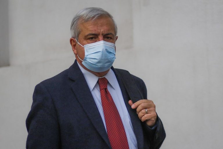 Mañalich dijo que fórmulas de proyección por COVID-19 