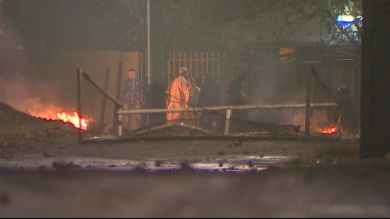 Noche de incidentes: Se registraron intentos de saqueos y amago de incendio en Puente Alto, El Bosque y Melipilla