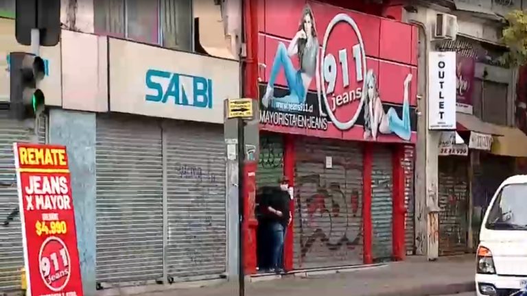 Ofrecen hasta karaoke: Locales comerciales siguen sin respetar la cuarentena pese al llamado de autoridades