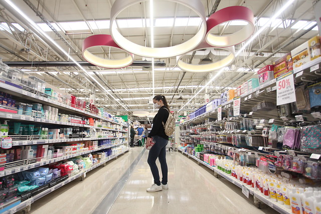 Supermercados admiten dificultades por aumento en demanda de alimentos: Transportistas acusan obstáculos