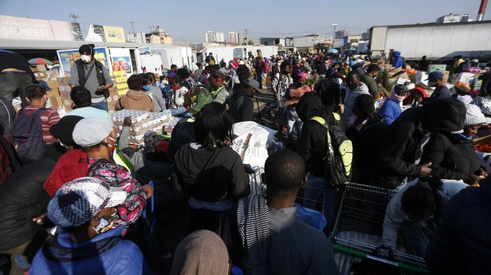 No existe distanciamiento social: Caos en la Vega Central por grandes aglomeraciones