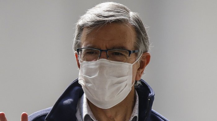 Joaquín Lavín se dirigió al Ministerio de Defensa para solicitar sanciones estrictas a incumplimiento de cuarentena y toque de queda