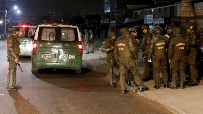 Balazos y fuegos artificiales: Funerales narco en pleno toque queda preocupan a vecinos