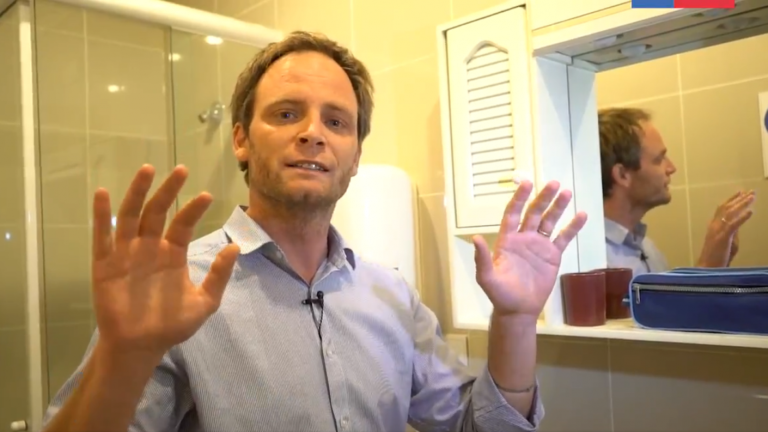 Subsecretario Zúñiga se suma al #SafeHands Challenge y enseña el correcto lavado de manos