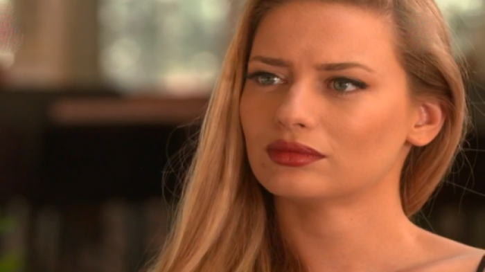 Mujer Desconocida | Capítulo 8