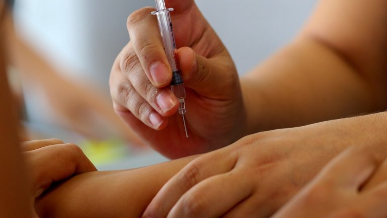 ¿Cómo se crea una vacuna? 5 Preguntas y respuestas sobre la inmunización