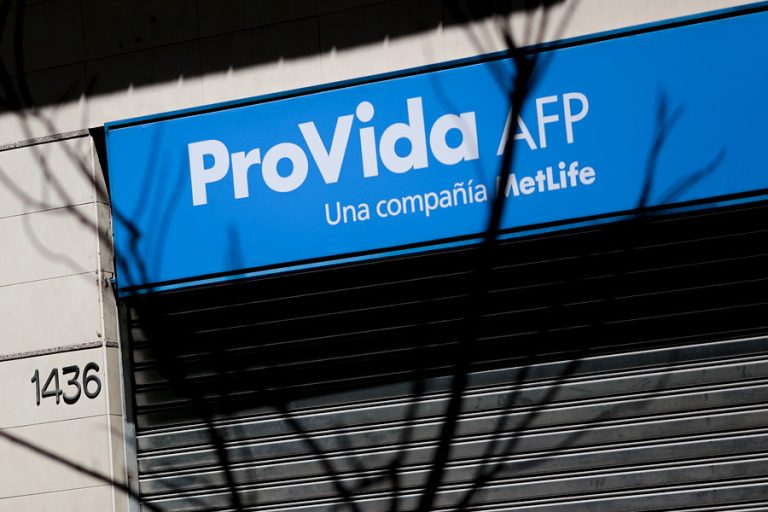 AFP ProVida se querella contra funcionarios que transfirieron más de $329 millones a personas sin derecho a pensión