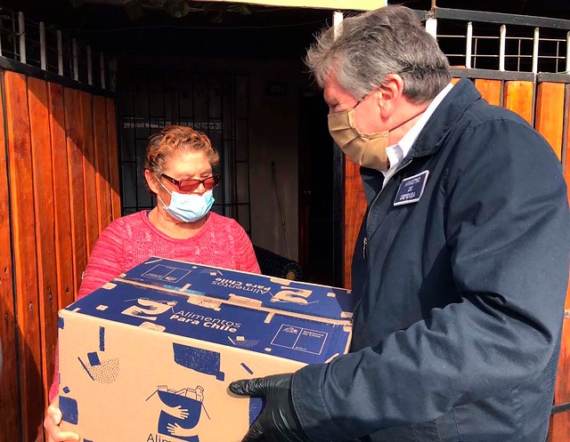 Oposición pide a Contraloría y al Servel que fiscalice entrega de cajas de alimentos del gobierno