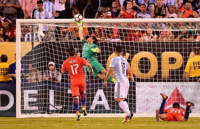 Kun Agüero recordó y lamentó la jugada que le pudo dar la Copa América: “Bravo me la sacó con la punta de los dedos”
