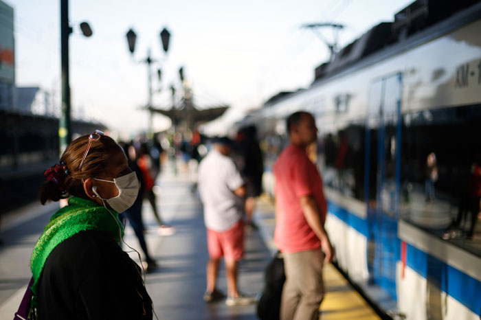 Cifra de muertos en Chile se eleva a 1.275 y Minsal suma a la atención primaria para trazar casos activos