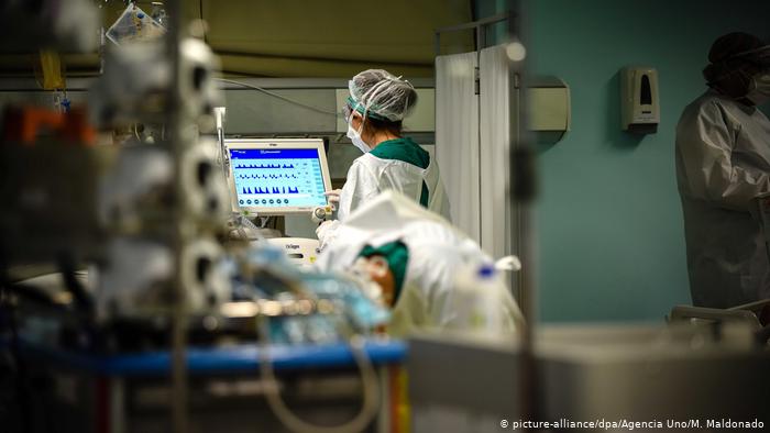 7 mil personas están hospitalizadas por COVID-19 en Chile y gobierno realizó cambio de gabinete