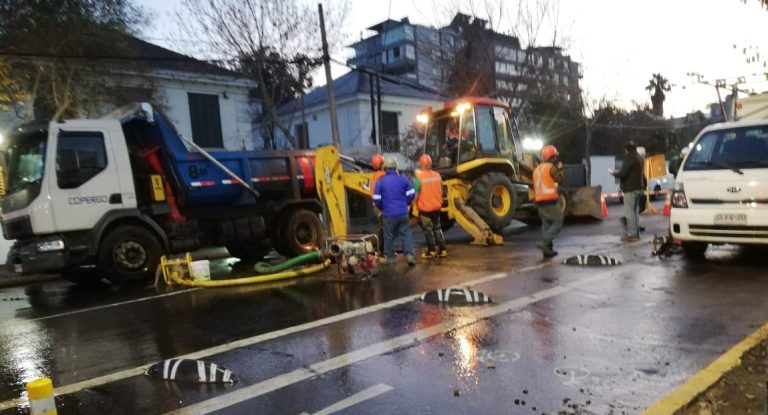 Nueva rotura de matriz genera corte temporal de agua en sector sur de Providencia