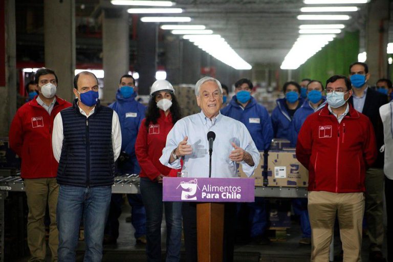 Piñera reconoce que red de protección social no es suficiente: 
