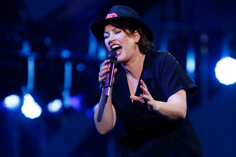 Javiera Contador y otras 16 comediantes se reunirán a beneficio de ollas comunes impulsadas por mujeres