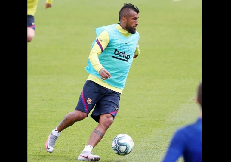 De titular: Prensa catalana da por hecho que Vidal estará en el once inicial en el regreso de La Liga