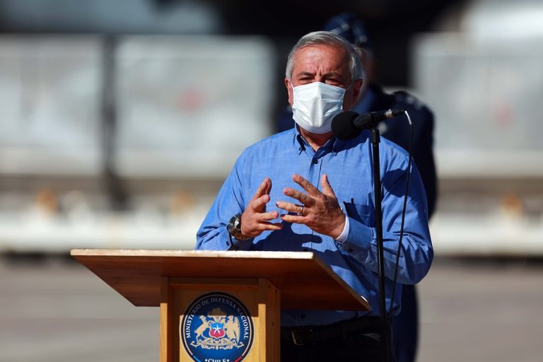 Minsal publica certificado de estudios de Mañalich en la Universidad McMaster ante dudas en redes sociales