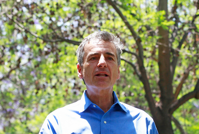 Andrés Velasco criticó la entrega de cajas de alimentos del gobierno: 