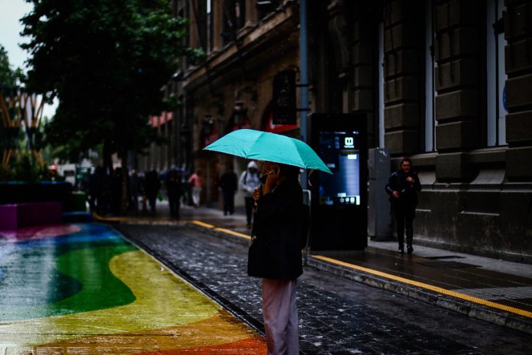 ¡Linternas a mano! Onemi decreta Alerta Temprana Preventiva por lluvias y vientos en Santiago