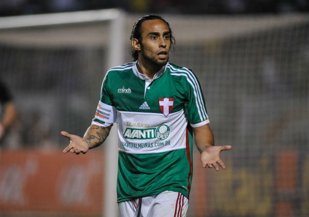 ¿Es posible hacerlo? Acusan a Valdivia de usar bots para que pidan en redes que vuelva a Palmeiras